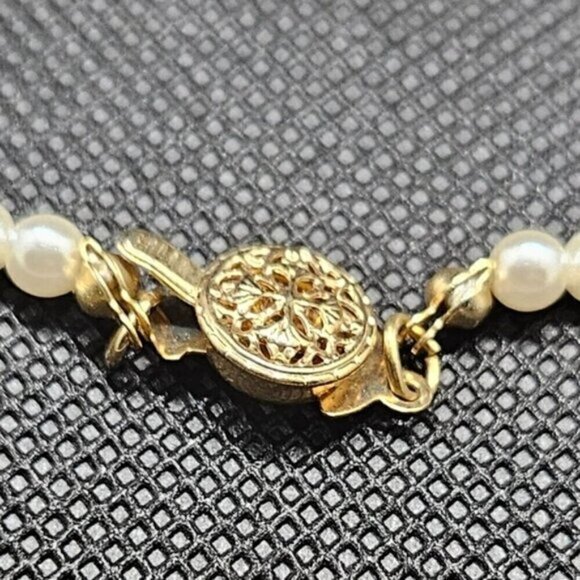 Classic Faux Pearl Necklace & Matching Stud Earring Set Gold Tone Vintage Style - Picture 6 of 6